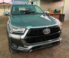 SE VENDE CAMIONETA TOYOTA HI LUX