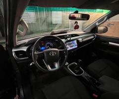 SE VENDE CAMIONETA TOYOTA HI LUX