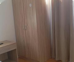 Arriendo amplias piezas amobladas