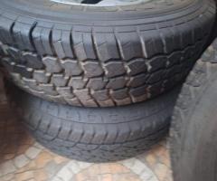 SE VENDEN NEUMATICOS CON ARO USADOS 245/75R16