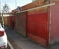 VENDO CASA ESQUINA CON LOCAL COMERCIAL