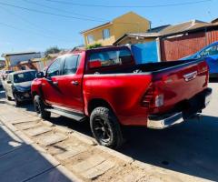 Vendo camioneta TOYOTA HI LUX 4x4