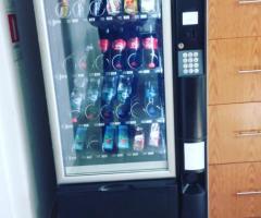 Se vende máquina vending