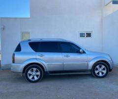 Vehiculo Ssangyong Rexton DIESEL, Automatico, 4x4, full cuero, tope de linea